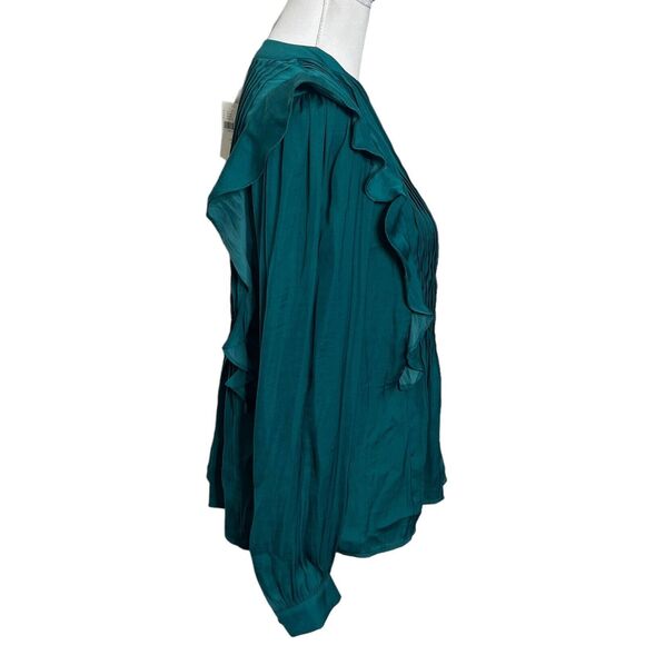 Welcome to my closet! - Picture 4 of 13